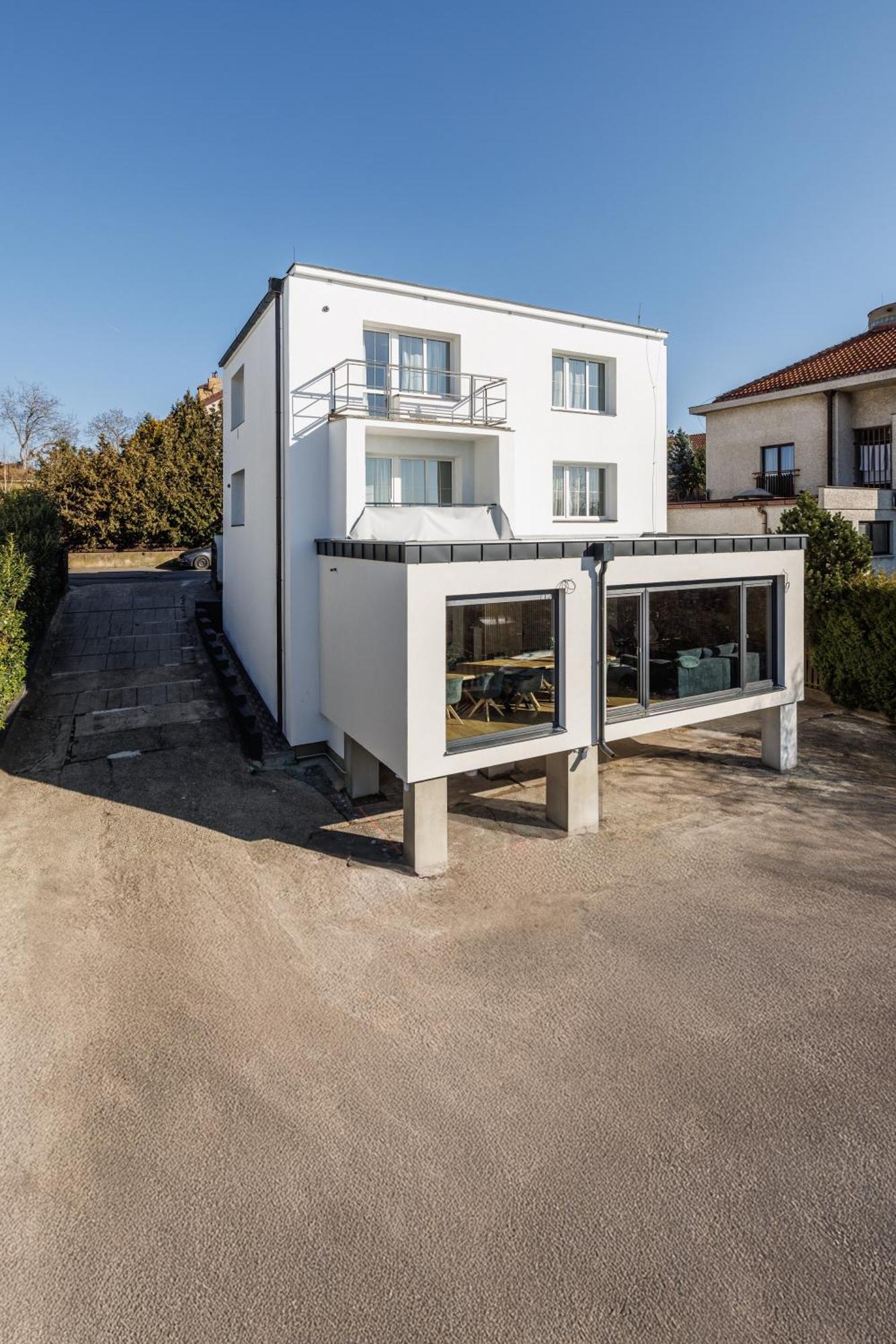 Airport Luxury Apartment & Spa Praha Eksteriør bilde